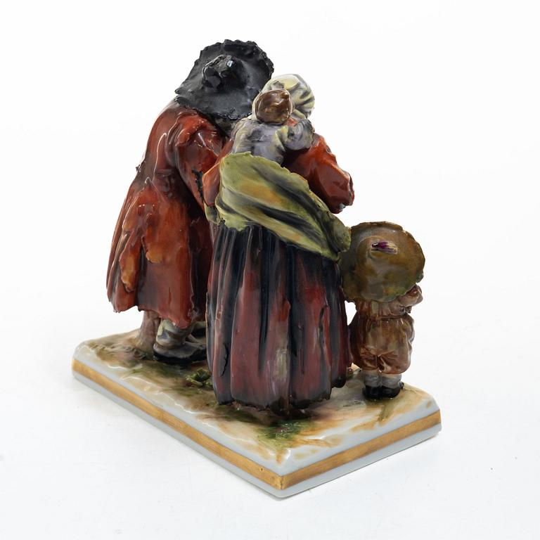 Figurgrupp, porslin, Neapel, tidigt 1900-tal.