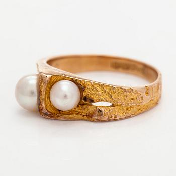 Björn Weckström, ring "Viskning", 14K guld och odlade pärlor. Lapponia.