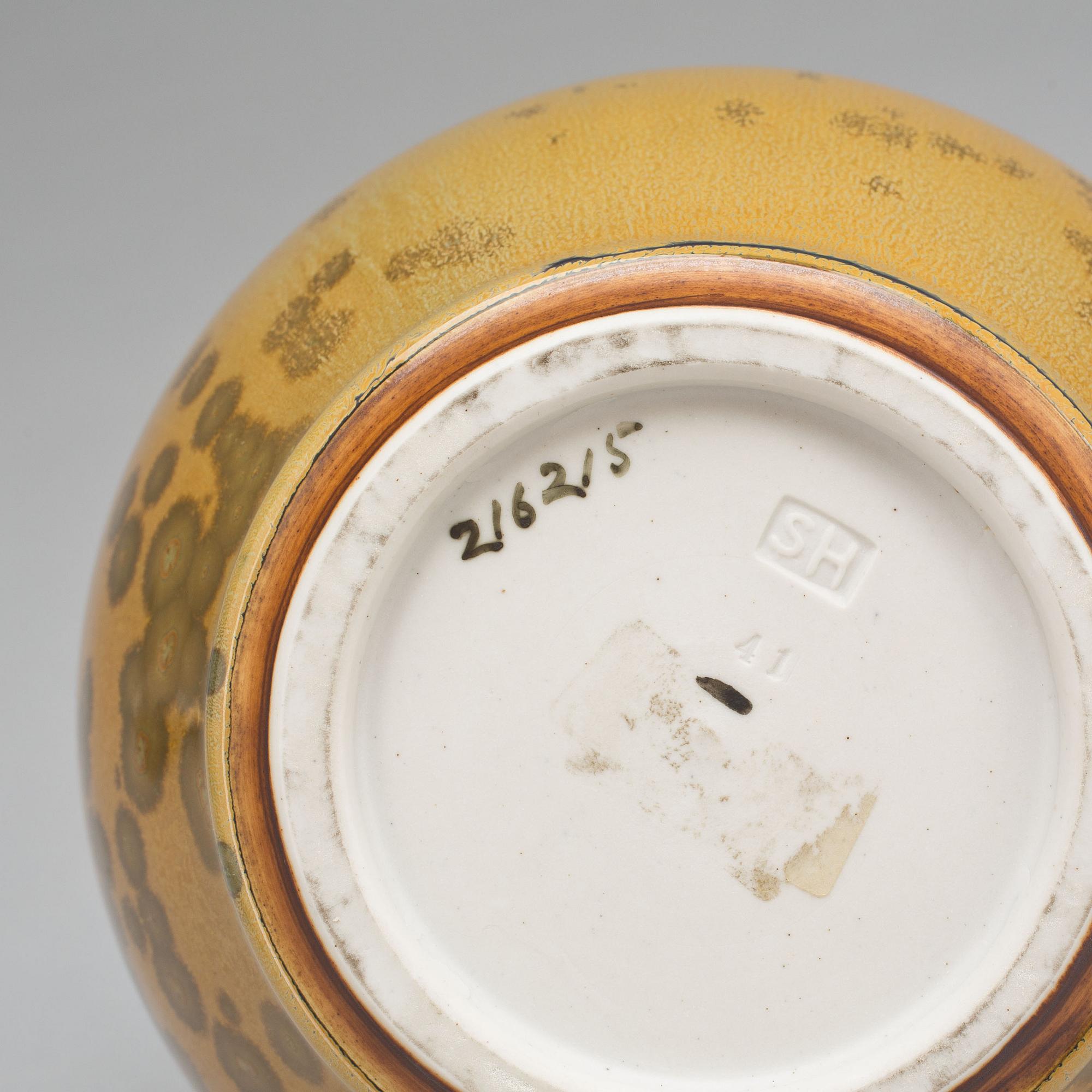 VAS, stengods. Sign Sven Hofverberg.