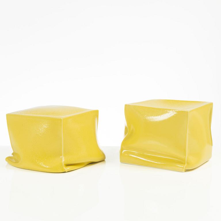 Åsa Johansson, skulpturer, 2 st "Sunny Day, Sunny Cubes", 2021.