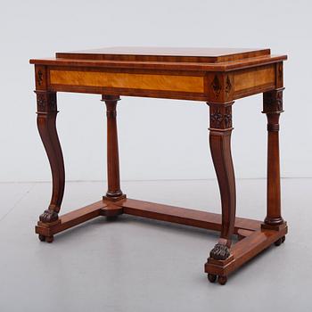 KONSOLBORD, empire, 1800-talets första hälft.