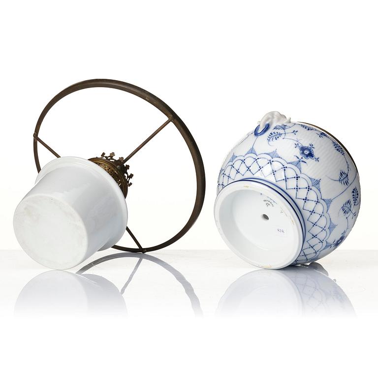 A Royal Copenhagen 'Musselmalet' / 'blue fluted' lamp, Denmark, 1893-1900.