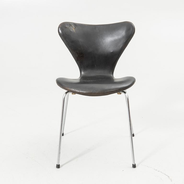 Arne Jacobsen, Chair, “Series 7”, Fritz Hansen, Denmark.