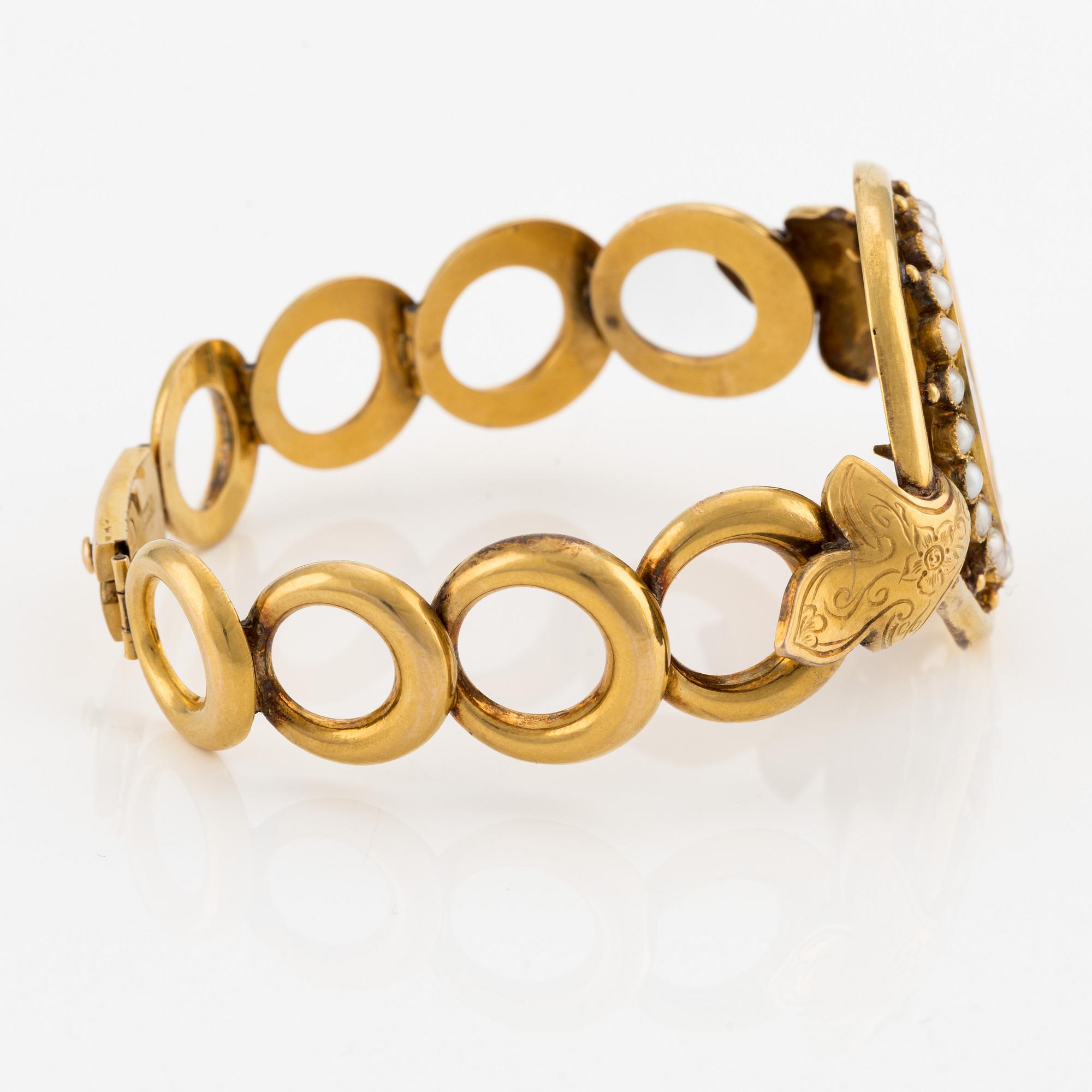 Armband, 18K guld, pärlor och emalj, Gustaf Adolf Strömbäck (1841-1870) Helsingfors.