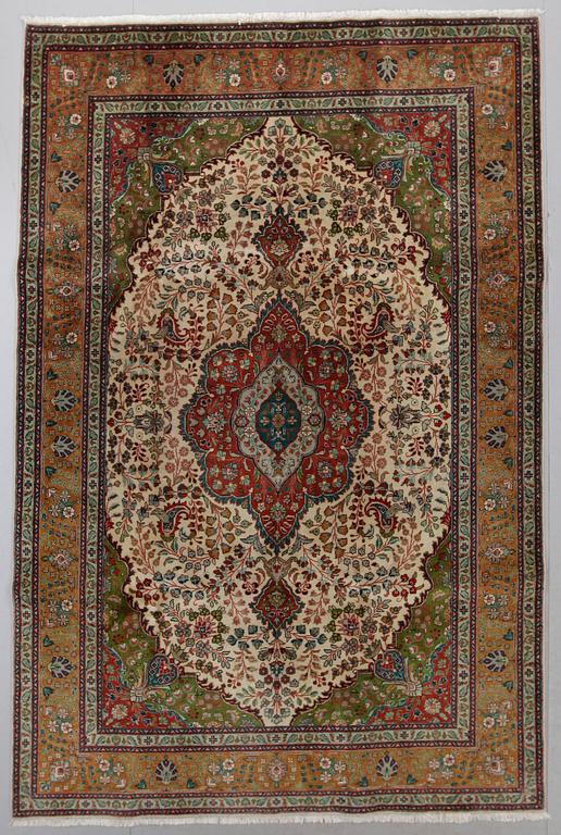 MATTA, Täbriz, ca 310 x 202 cm.