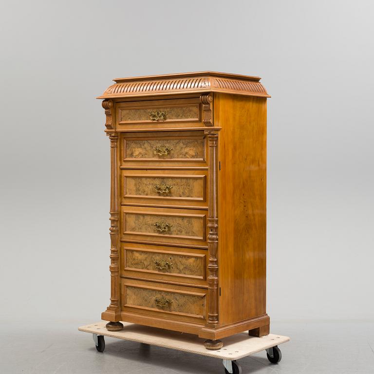 A late 19th century chest of drawers.