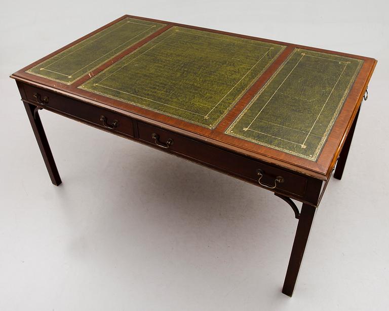 SKRIVBORD, England, 1900-talets andra hälft.