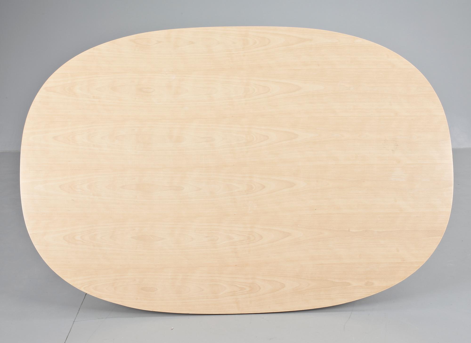 BORD, "Superellips", Bruno Mathsson och Piet Hein för Fritz Hansen, 1986.