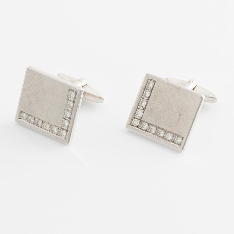 Cufflinks, a pair, white gold with brilliant-cut diamonds.
