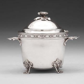 200. A Swedish 18th century silver sugar bowl and cover, mark of Johan Schröder, Landskrona 1785.