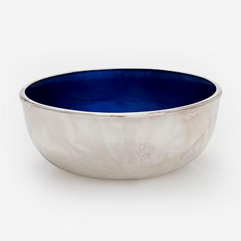 A. Tillander, malja, sterlinghopeaa ja emalia. Helsinki 2005.