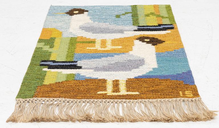 Ingegerd Silow, a flat weave carpet/ wall decoration, "Skrattmås", Axeco, Sweden, signed IS, c. 86 x 57 cm.