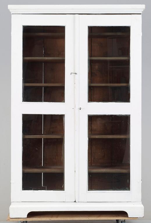 VITRINSKÅP. 1800-tal.