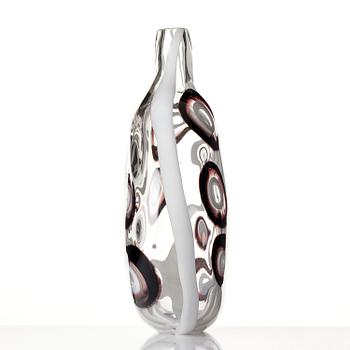 Ann Wåhlström, "Lollipop XVI", a unique glass vase, Tacoma, USA 2006.