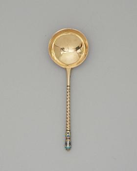 A Russian 19th century silver-gilt and enamel caviar-spoon, marks of  Samuel Z. Filander, S:t Petersburg 1883.