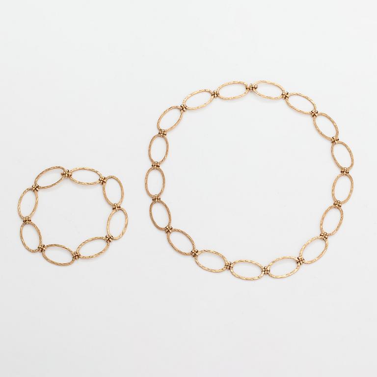 Elis Kauppi, A 14K gold necklace and bracelet. Kupittaan kulta, Turku.