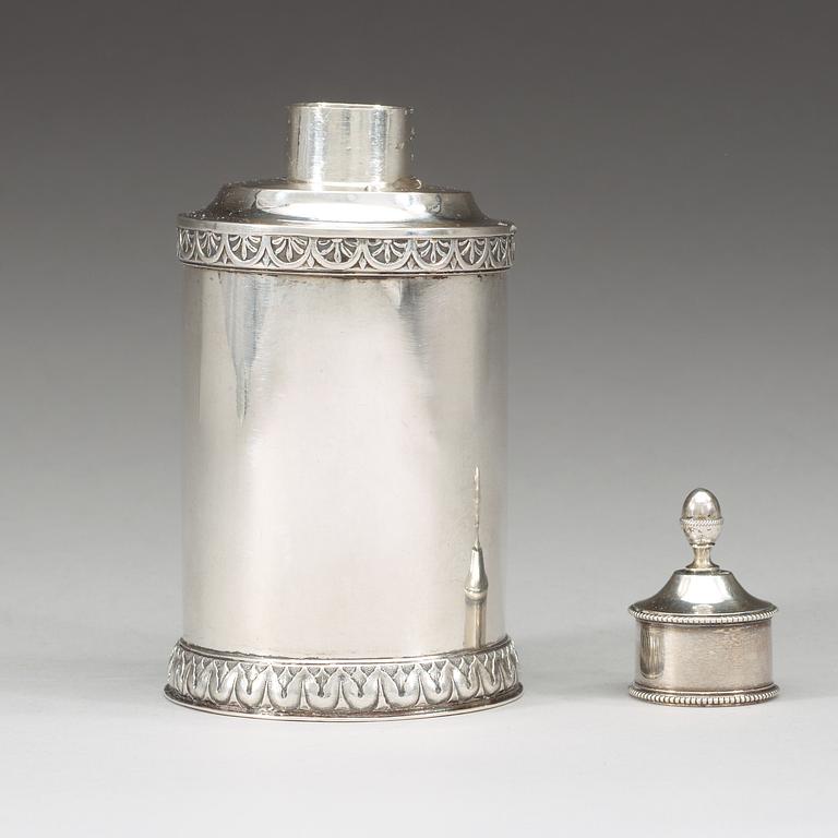 A Swedish 18th century parcel-gilt tea-caddie, makers mark of  Pehr Zethelius, Stockholm 1799.