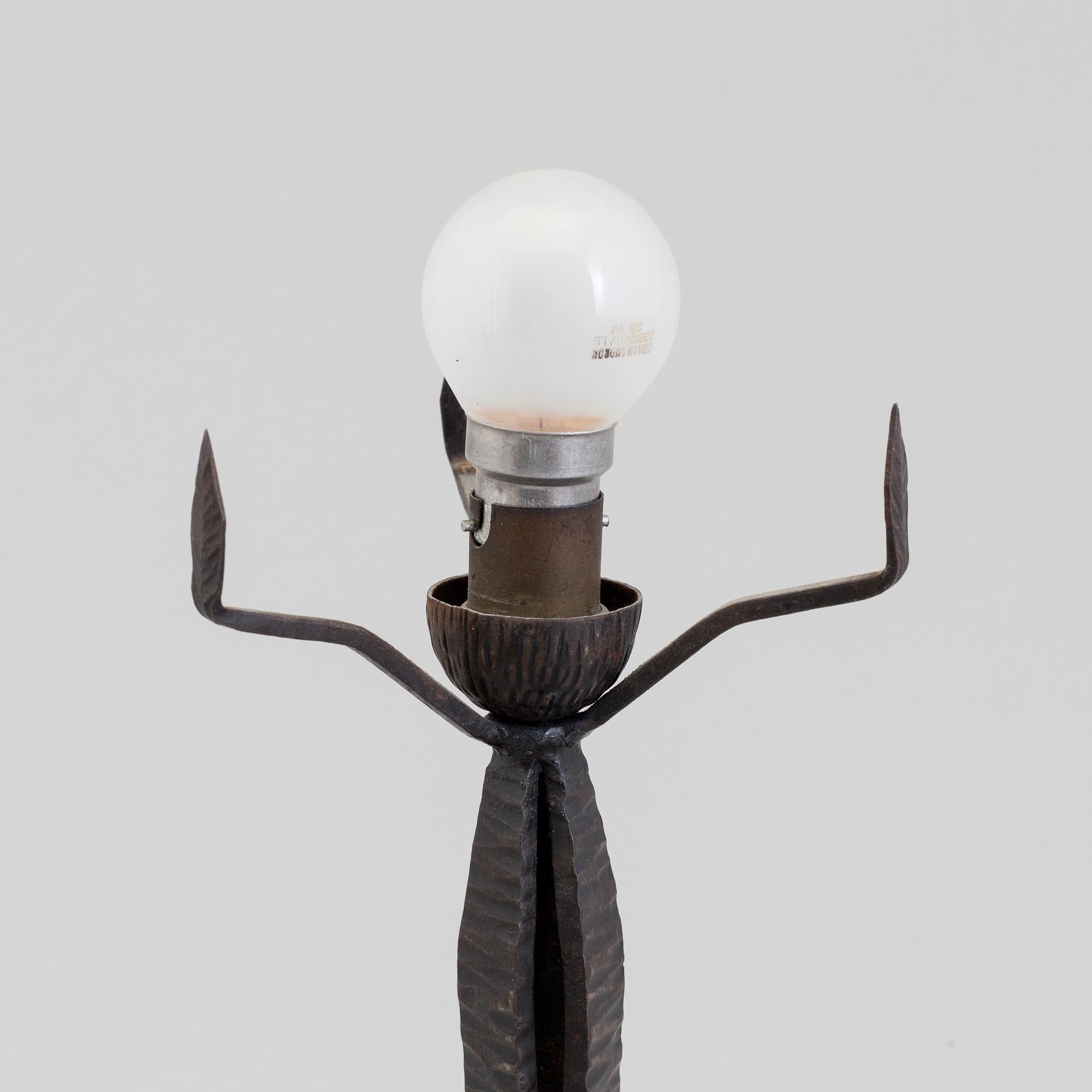 DAUM, bordslampa, Art Nouveau , Nancy, Frankrike, 1900-talets början.