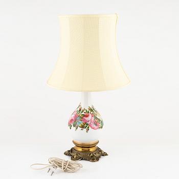 A porcelain table light, 20th Century.