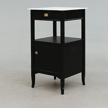 SÄNGBORD, 1900-talets första hälft.