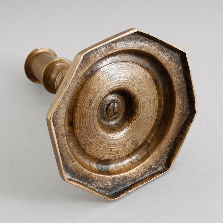 LJUSSTAKE, mässing, barock, 1600-/1700-tal.