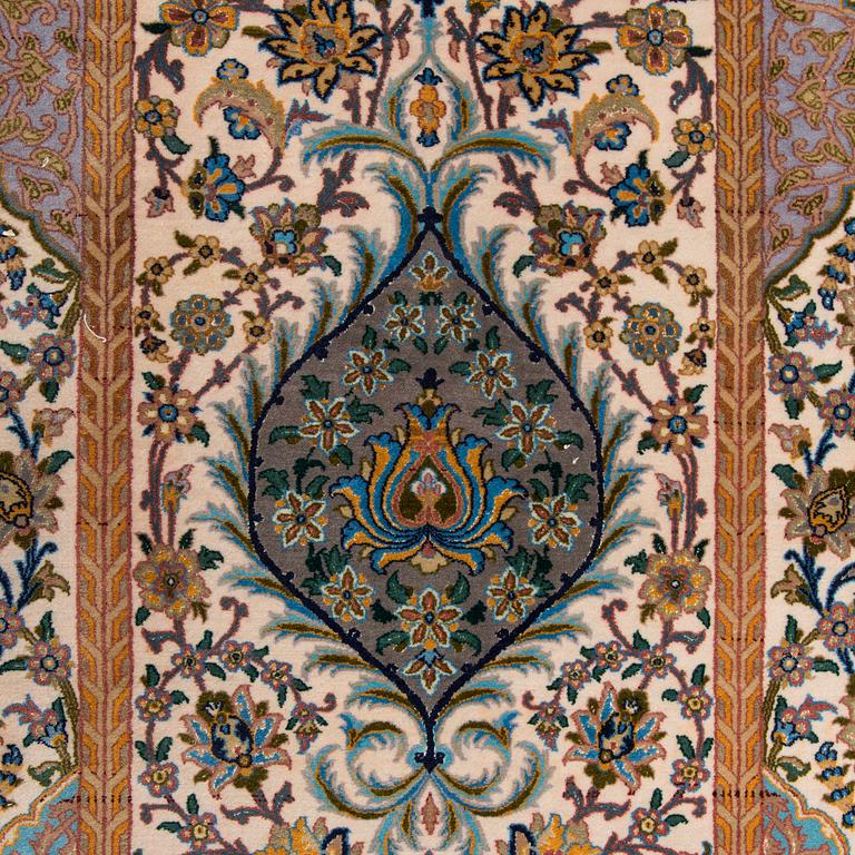 Matto, semiantiikkinen Isfahan, Keski-Persia, n. 240 x 156 cm.