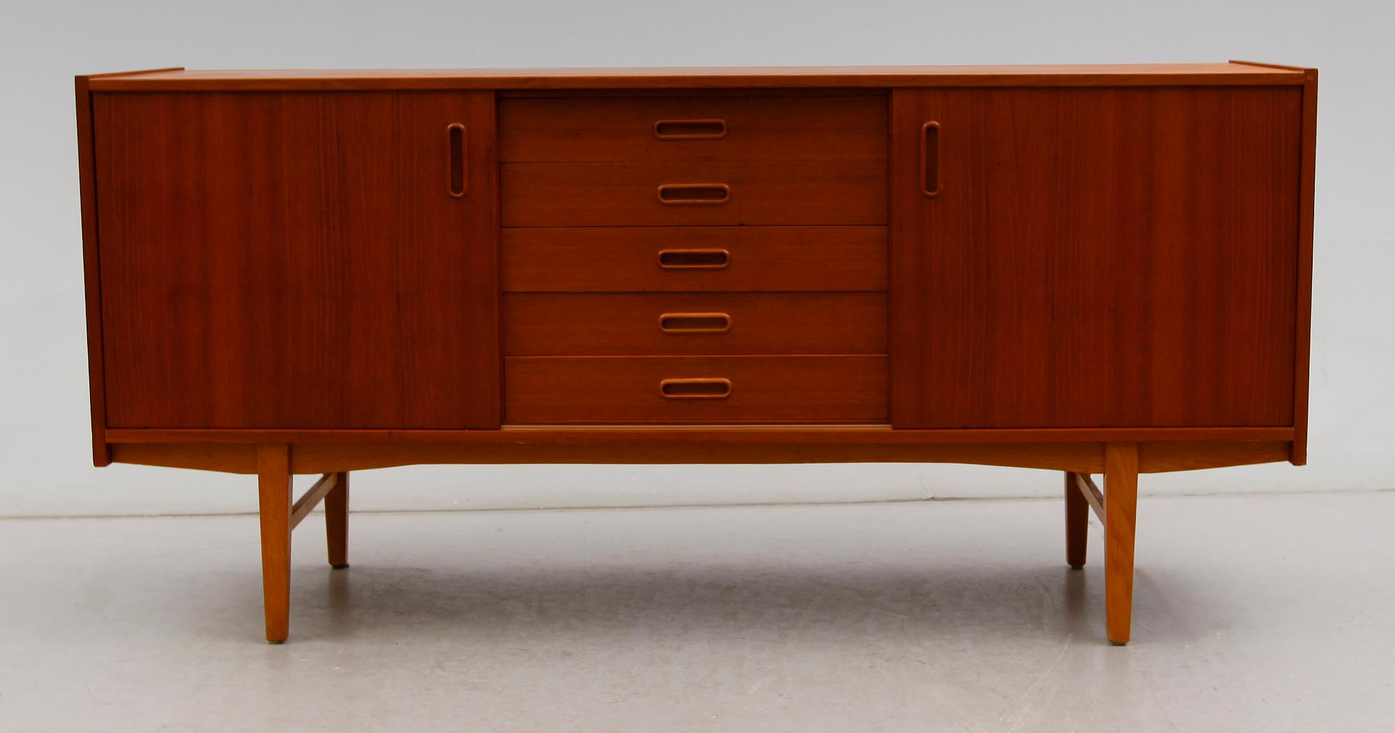 SIDEBOARD, 1900-talets andra hälft.