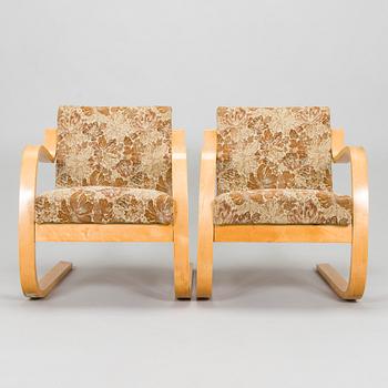 Alvar Aalto, fåtöljer ett par, modell 34 O.Y. Huonekalu- ja Rakennustyötehdas A.B. 1900-talets mitt.