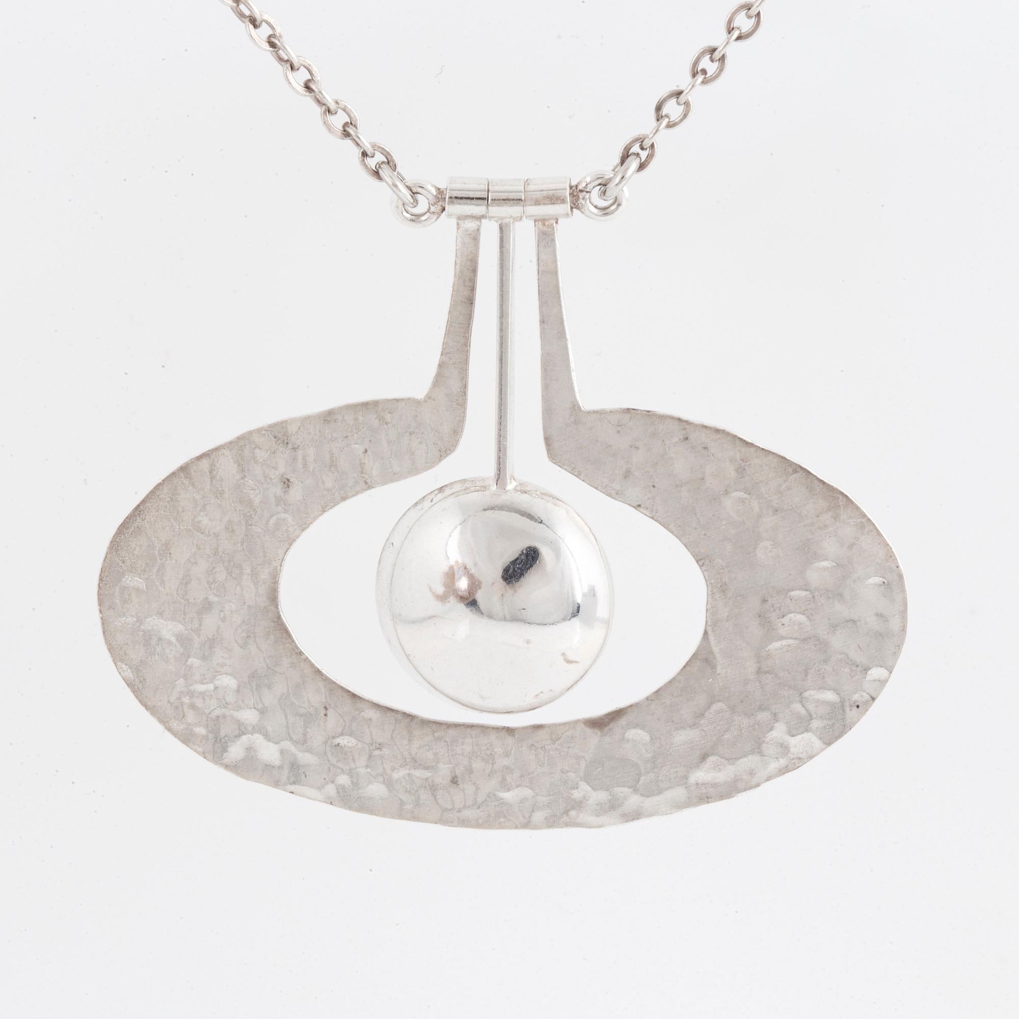 TAPIO WIRKKALA,  "Päärynä".