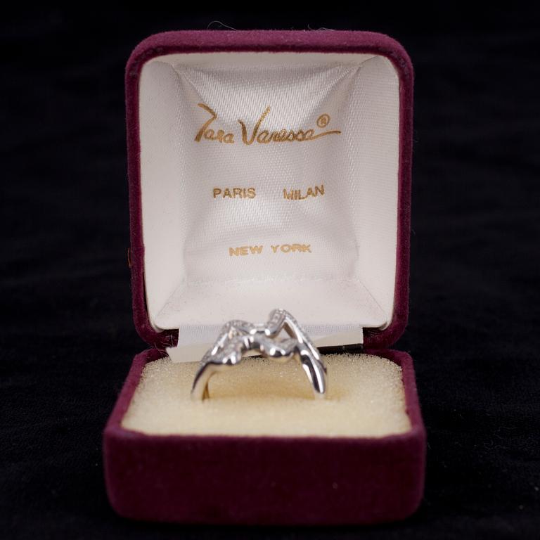 DIAMANTRING, 18K vitguld, diamanter, USA 2001.