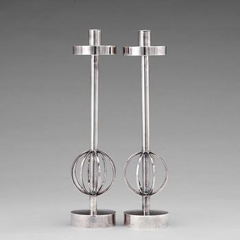 123. Sigurd Persson, a pair of candlesticks, Stockholm 1964, silversmith Johann Wist.