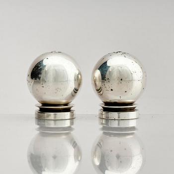 Georg Jensen, a pair of sterling silver salt shakers, model 'Pyramid/ Pyramide', design Harald Nielsen, no 632, Copenhagen after 1945.