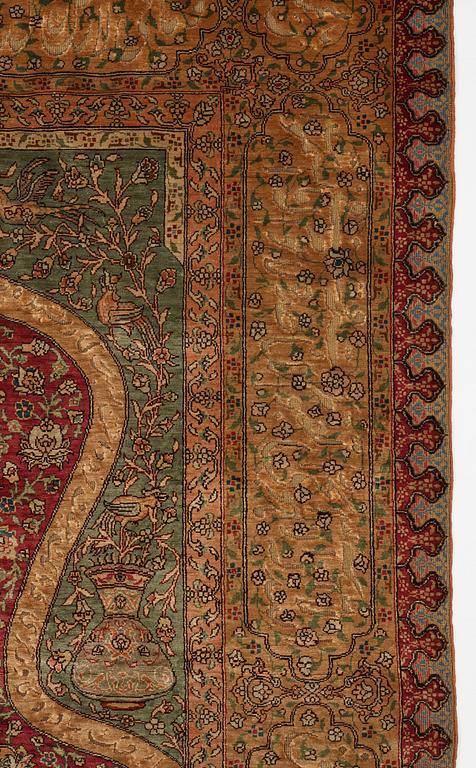 Matta, antik silke Kum Kapi med metallbroschering, Istanbul omkring 1910, "Sultan's Head Prayer" design.