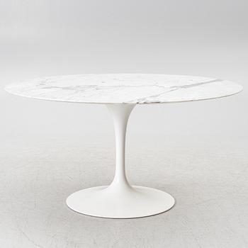 Eero Saarinen, a 'Tulip' dining table.
