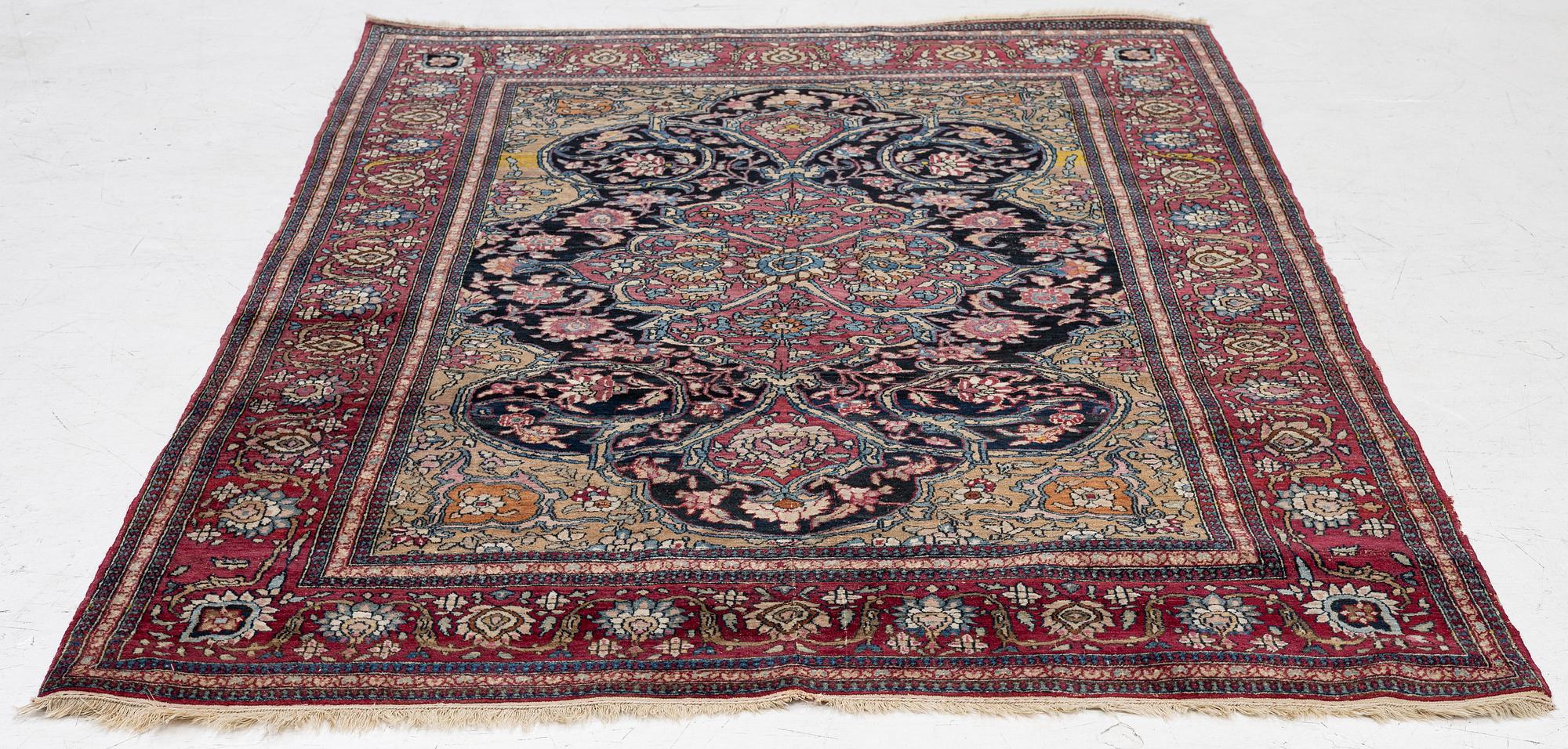 Carpet, Isfahan, antique, approx. 210 x 135 cm.