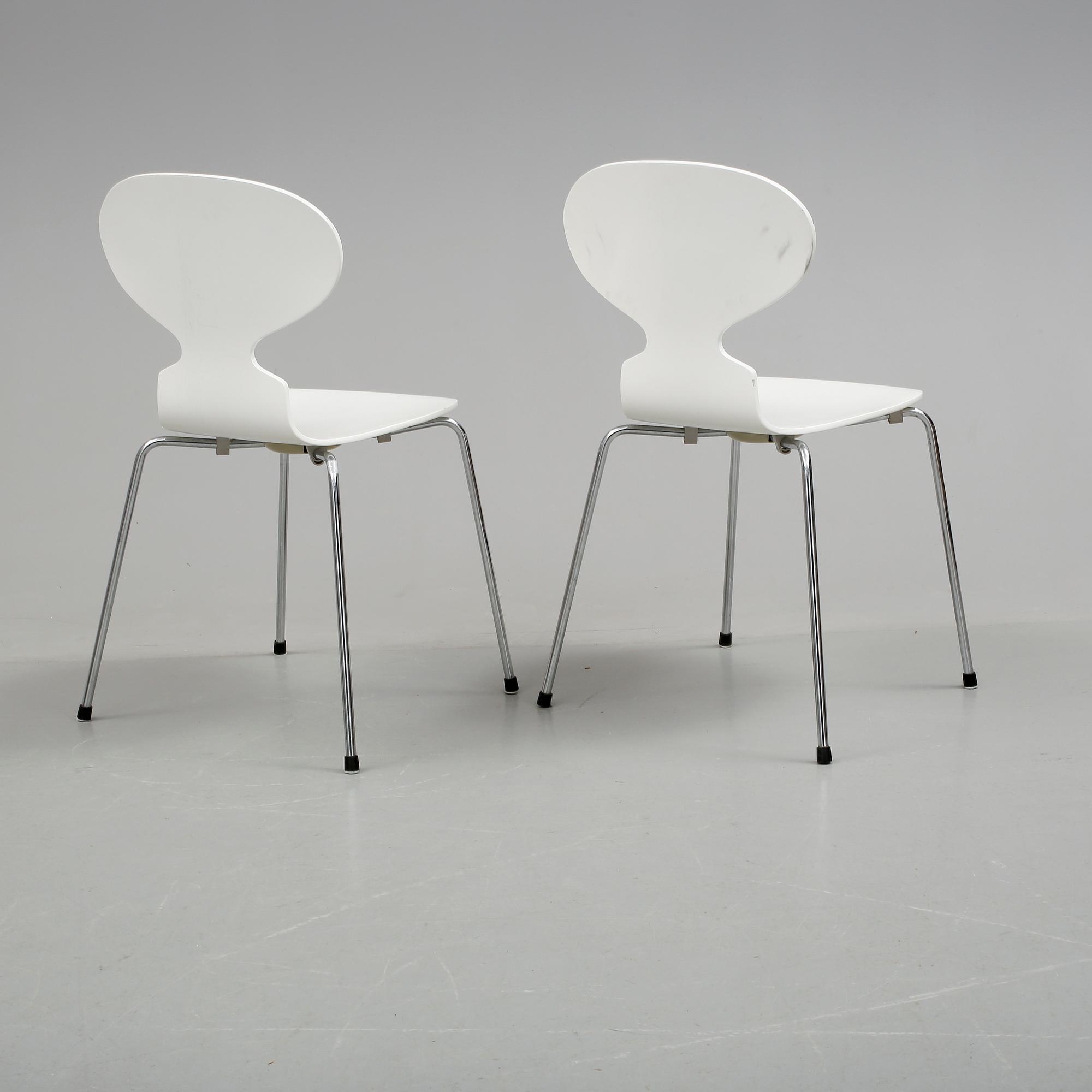STOLAR, ett par, "Sjuan", Arne Jacobsen, Fritz Hansen, 1998.