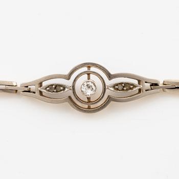 Bracelet in 14K gold set with old-cut and rose-cut diamonds.