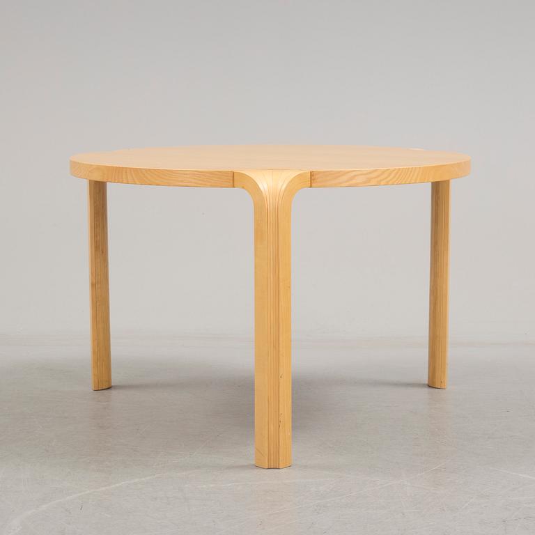 ALVAR AALTO, X-ben bord, Artek, 2006.
