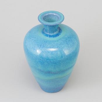 A Berndt Friberg stoneware vase, Gustavsberg studio, Sweden 1969.