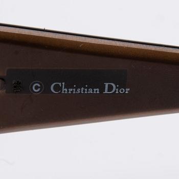 SOLGLASÖGON, Christian Dior.