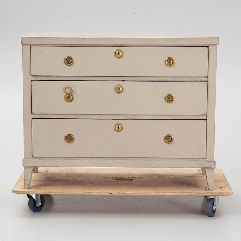 A chest of drawers, 19th Century.