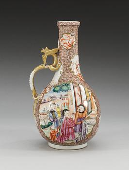 A famille rose bottle flask, Qing dynasty, Qianlong (1736-95).