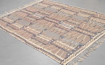 Barbro Nilsson, A carpet, "Strålblomman grå", flat weave, ca 282,5 x 216 cm, signed AB MMF BN.