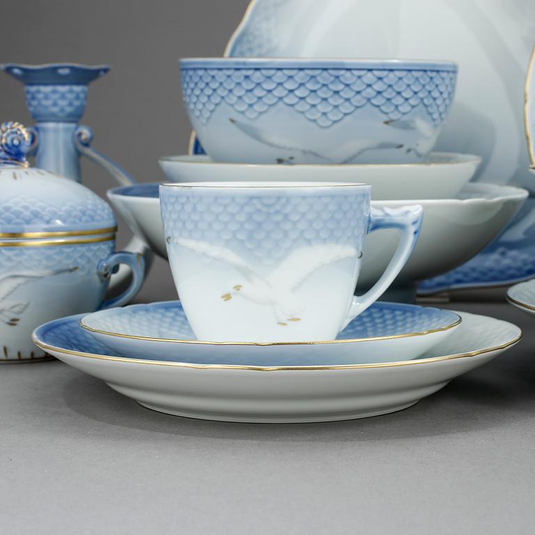 MATSERVIS, porslin, 57 delar, "Måsen", Bing & Gröndahl.