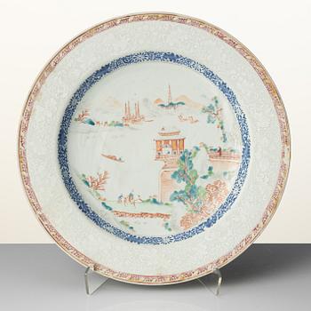 Fat, porslin. Qingdynastin, 1700-tal.