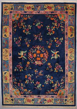 MATTA, Kina, ca 326 x 281 cm.