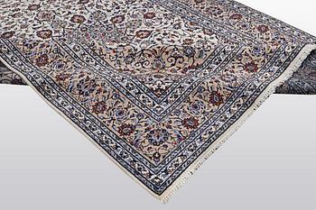 Matta, Keshan, ca 355 x 252 cm.