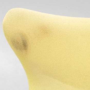 Arne Jacobsen, a swivel easy chair, 'The Egg', Fritz Hansen 1992.