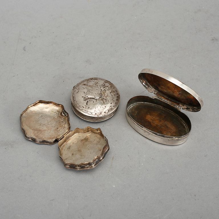 DOSOR, 3 st, silver, bla Sverige med otydlig mästar och stadsstämpel, 1856. Vikt tot ca 72 gram.