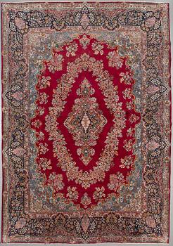 A Kirman rug, old/semiantik, ca 425 x 305 cm. - Bukowskis